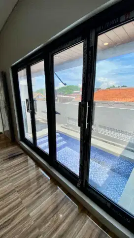 Dijual Rumah 2 lantai ada kolam renang Delta  Mandala Gedangan Juanda