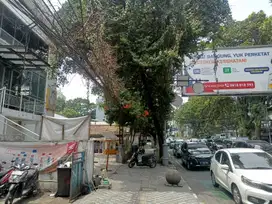 DILELANG MURAH Ruang usaha Mainroad Jalan Riau strategis pusat kota