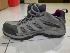 COLUMBIA SEPATU GUNUNG WANITA
