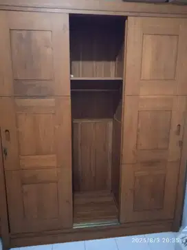 Dijual Lemari Pakaian Kayu Jati 3 Pintu