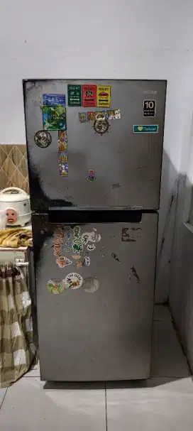Kulkas samsung inverter dua pintu