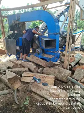 MESIN WOODCHIP DIJUAL