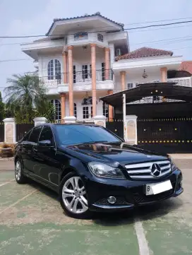 Murah C200 Avantgarde Tangan Pertama