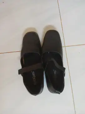 Sepatu pantofel wanita