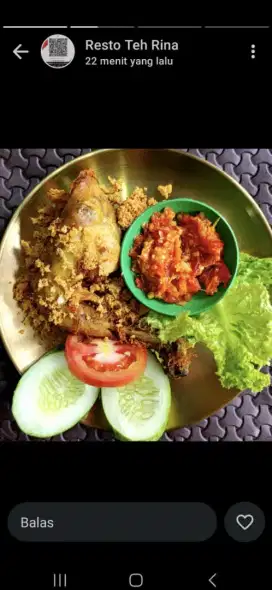 Karyawan fried chicken