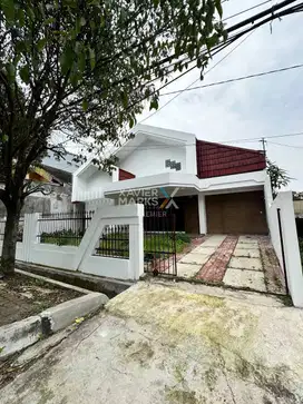 Disewakan Rumah Klasik Terawat Strategis Jl. Burung-Burung Sukun Malan