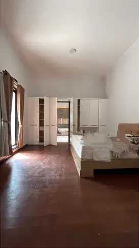 Rumah Mewah Besar Luas di BTD Kota Baru Parahyangan