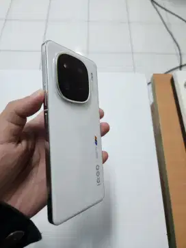 JuaI Iqoo 12 16+16/512 GB Mulus No Minus