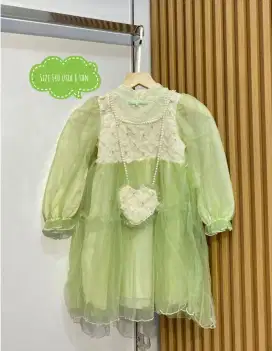 Gaun terbaru anak