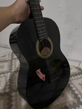 Gitar Acoustic Valencia