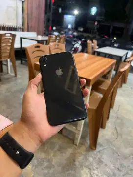 Iphone Xr 64GB BH 87% Lengkap Jaringan Permanen
