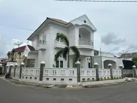 Rumah 2 Lantai Siap Huni - Lokasi Strategis