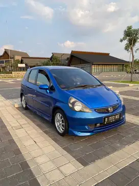 JUAL CEPAT HONDA JAZZ VTEC AT CBU 2005 BU