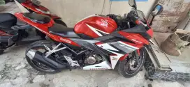 Bismillahirrahmanirrahim jual motor Honda cbr150r merah putih