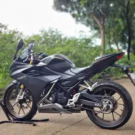 HONDA NEW CBR150R ABS BLACK 2023 KM 6K SUPERB
