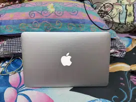 JUAL MACBOOK AIR 11 2014 SSD 128GB SECOND ORI PEMAKAIAN PRIBADI