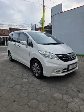 Honda freed psd 2013