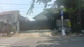 Dijual Rumah pinggir jalan bisa tempat usaha