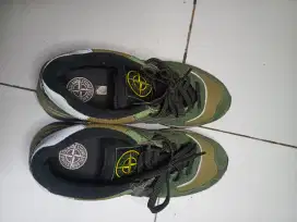 NEW BALANCE X STONE ISLAND ORIGINAL SECOND UKURAN 42