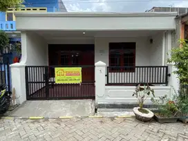 Dijual CEPAT Rumah BARU RENOV. Bebas banjir.