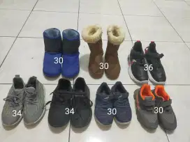 Sepatu anak laki laki