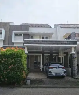 Disewakan rumah 2 lantai siap huni di Raffles Hills Cibubur
