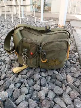 Tas Fashion Sling bag Army