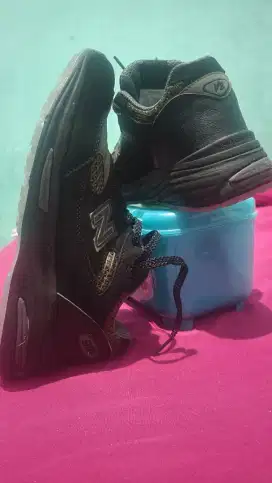 Sepatu NB premium hitam