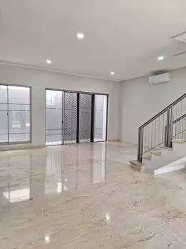 Disewakan Rumah Semi Furnish di PIK 1 - Jakarta Utara