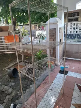 Rak barang besi