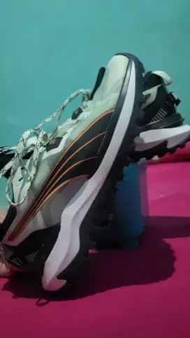 Sepatu Puma running