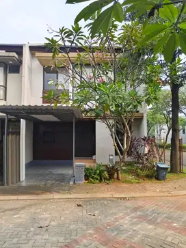 Disewakan Rumah hook di vanya park bsd