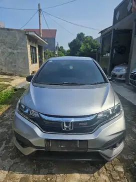 Honda Jazz RS GK5 1.5 RS CVT