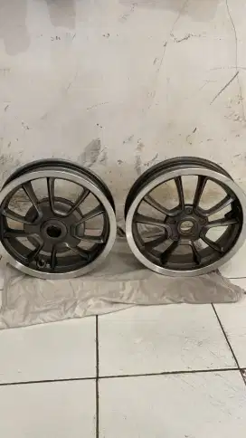 Velg original copotan vespa sprint