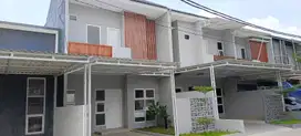 Rumah SHM 2 Lt Hadap Timur 13 Mnt ke Blu Plaza Siap KPR J-34030