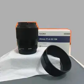 Lensa Sigma 30mm f/1.4 DC DN for Fujifilm