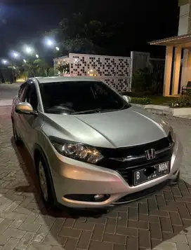Honda HRV CVT Type E 2015 - Silver - Automatic / Matic Mulus Terawat