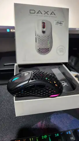 Gaming mouse Daxa Air Pro Wireless komplit seperti baru nominus