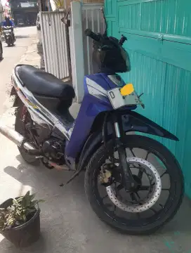 Vega R 2004 tgn pertama