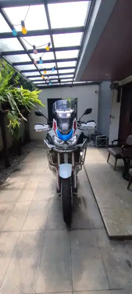Honda Africa twin 1100 tahun 2023 / KM 185.perak