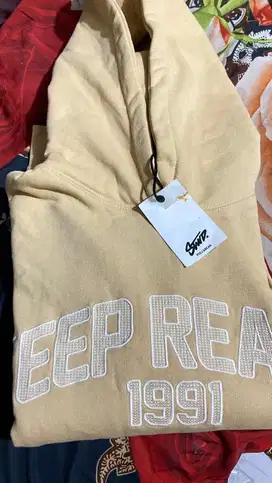 Sweter Pull and Bear Kondisi Baru