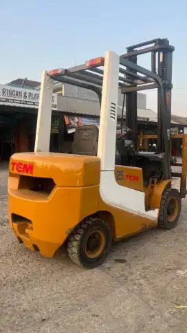 Forklift tcm 2.5 ton.