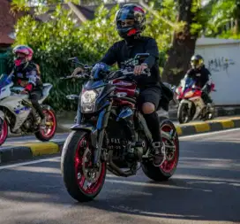kawasaki ER6N 2012