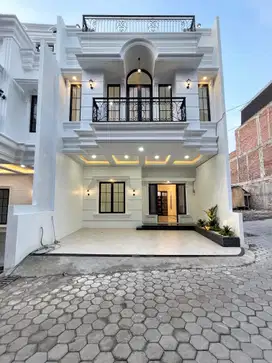 Rumah Mewah Dalam Cluster Pinggir Jalan Lokasi Strategis Di Jagakarsa