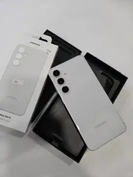 DIJUAL SAMSUNG GALAXY S24 FE 8/256 SILVER GARANSI ON 2026 MULUS 100%