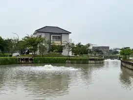 Dijual Cepat murah Rumah mewah pinggir danau di Golf island pik 2