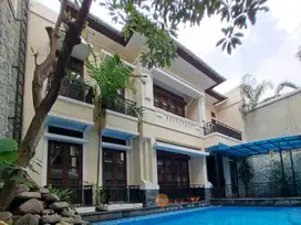 Di jual rumah mewah di jalan Hos Cokroaminoto MENTENG, Jakarta Pusat