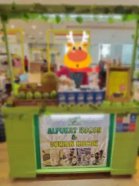 Dicari laki-laki penjaga lapak jual es alpukat kocok area villa ciomas