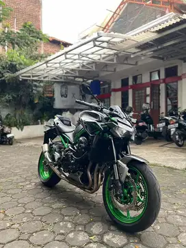 Kawasaki Z900 tahun 2024