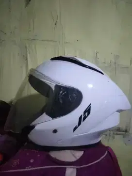 HLMT J5 MLA UKURAN L VIT M KONDIS BAGUS MULUS MIN PEMAKAIAN AJH